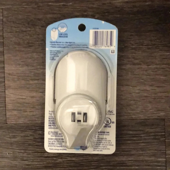Febreze Plug In - Picture 2 of 2